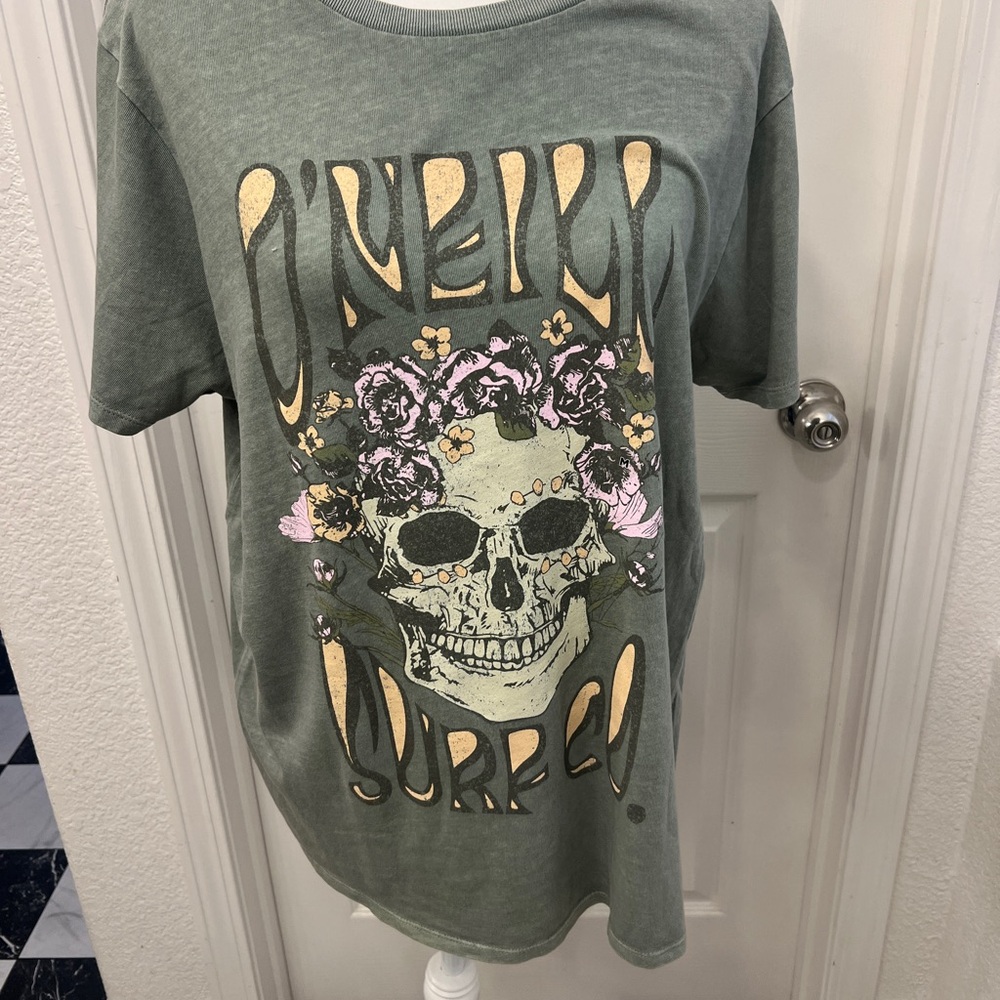 Tilly's Olive Graphic Tee with Skull Motif